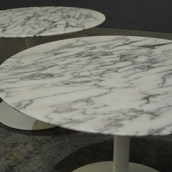 Knoll Saarinen Coffee Table with Arabescato Marble Top @ REHAUS
