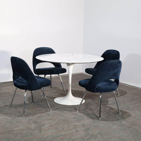 Knoll Saarinen Tulip Dining Table @ REHAUS