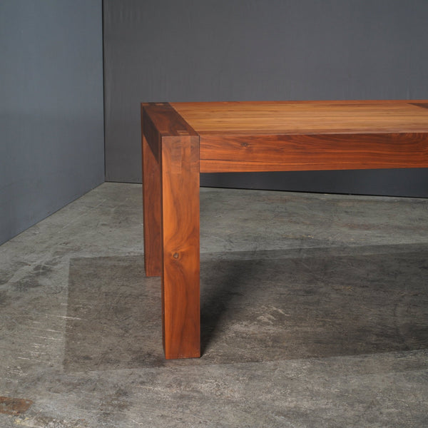 Linteloo VNU Dining Table by Henk Cos @ REHAUS