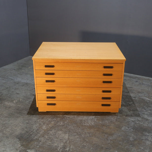 Mid - Century Plan Chest @ REHAUS