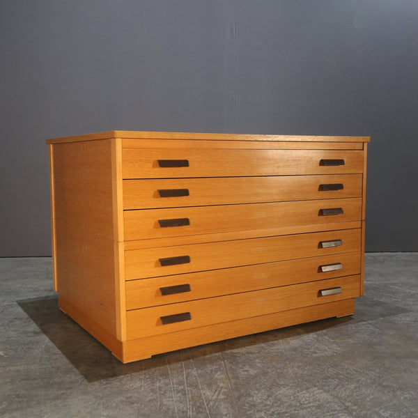 Mid - Century Plan Chest @ REHAUS