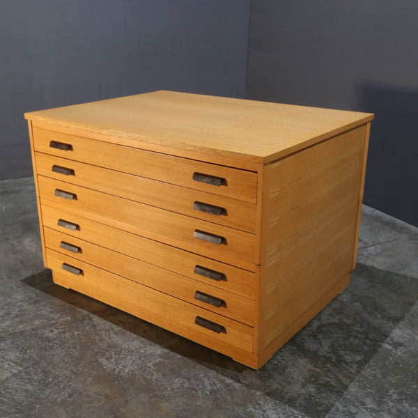 Mid - Century Plan Chest @ REHAUS