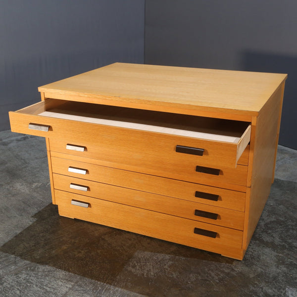 Mid - Century Plan Chest @ REHAUS