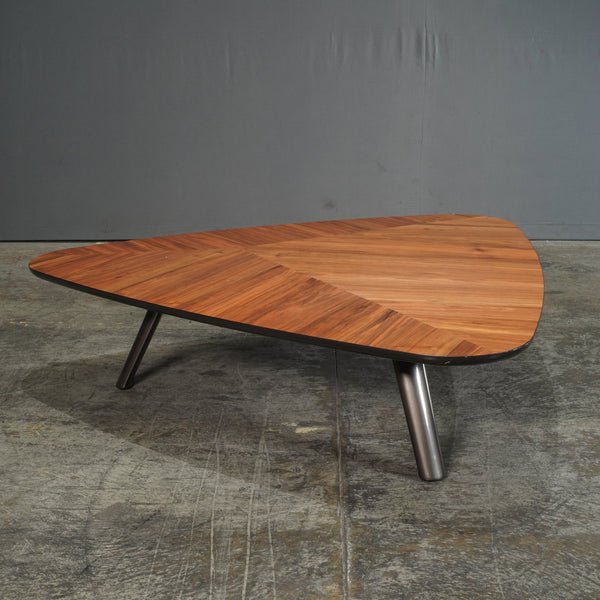 Minotti Sullivan Triangular Coffee Table by Rodolfo Dordoni @ REHAUS