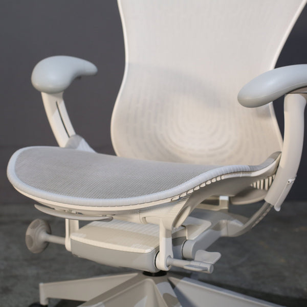 Mirra 2 Butterfly Office Chair by Herman Miller @ REHAUS
