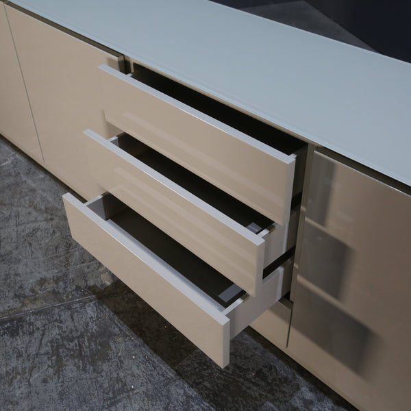 Molteni 505 Platinum Sideboard with Glass Top @ REHAUS