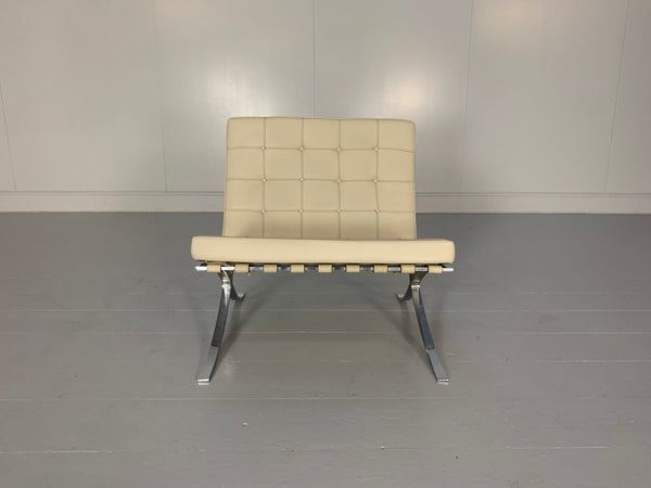 Pair of Knoll Studio Barcelona Chairs - In Pale Leather @ REHAUS