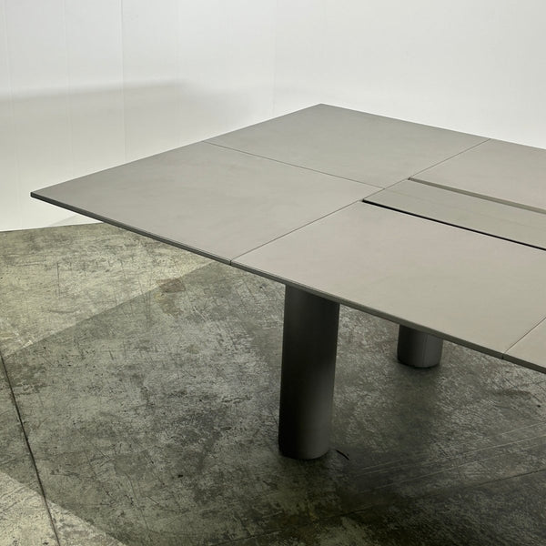 Poltrona Frau CEO Cube Meeting Table @ REHAUS