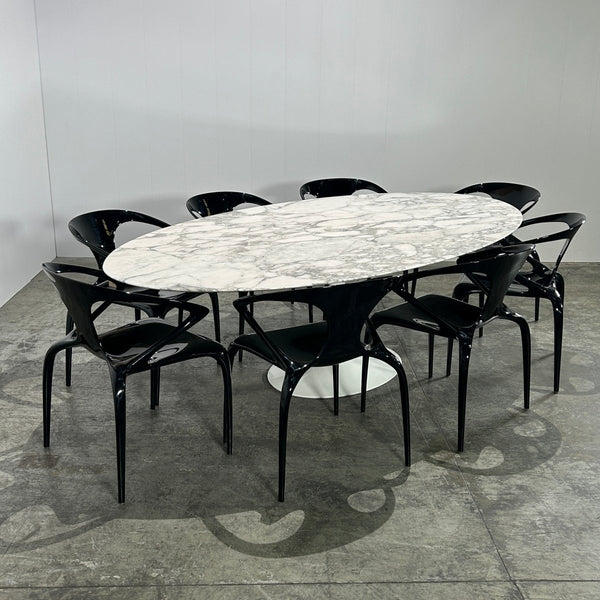 Saarinen Arabescato Oval Dining Table by Knoll @ REHAUS