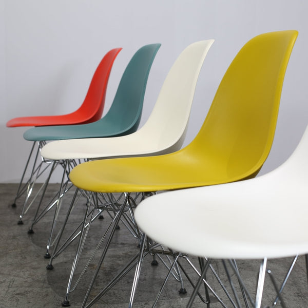 Vitra DSR Eames Plastic Side Chairs, Set of Five @ REHAUS