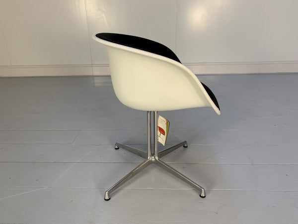 Vitra La Fonda Eames Chair & Marble Table - In Black Hopsack @ REHAUS