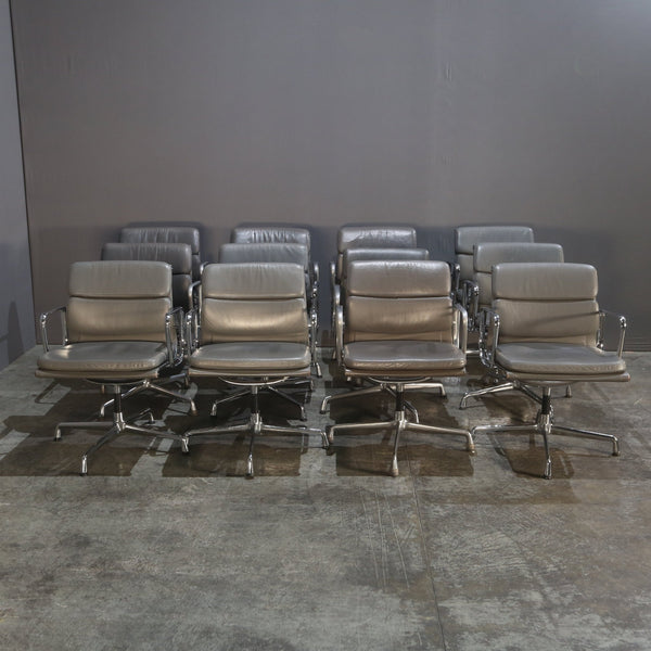 Vitra Soft Pad EA208 Chair by Charles & Ray Eames @ REHAUS