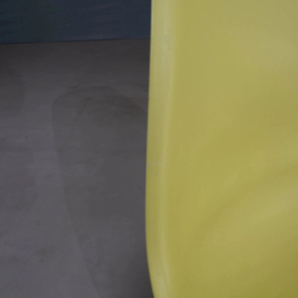 Vitra Yellow Chairs - REHAUS - Vitra