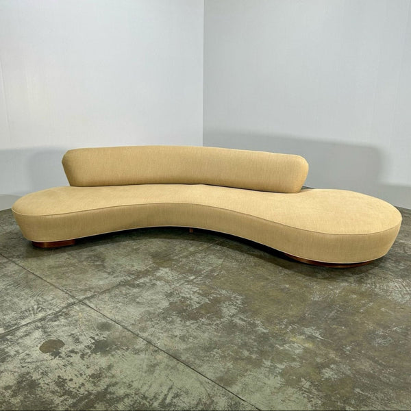 Vladimir Kagan Serpentine Sofa @ REHAUS