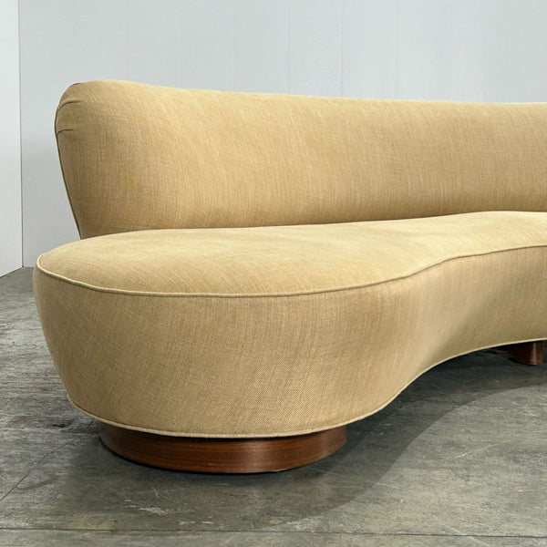 Vladimir Kagan Serpentine Sofa @ REHAUS