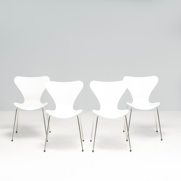 Arne Jacobsen for Fritz Hansen White 3107 Series 7 Dining Chairs, Set of 4