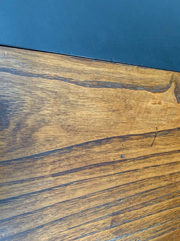 William Yeoward Oval Dining Table in Chestnut and Slate @ REHAUS