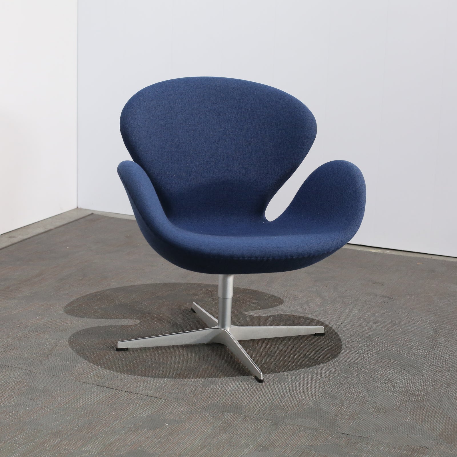 Fritz Hansen Swan Chair by Arne Jacobsen