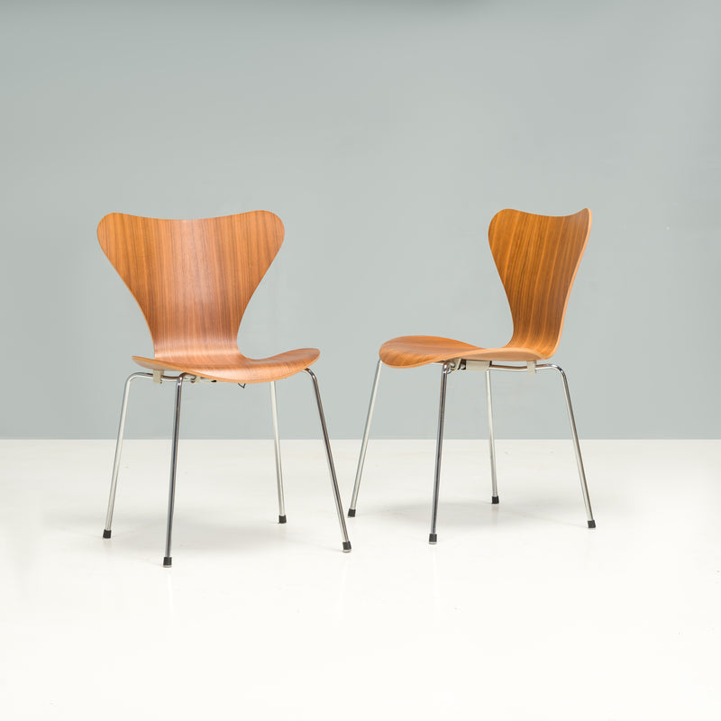 Arne Jacobsen for Fritz Hansen Walnut 3107 Series 7 Dining Chairs, Set of 2