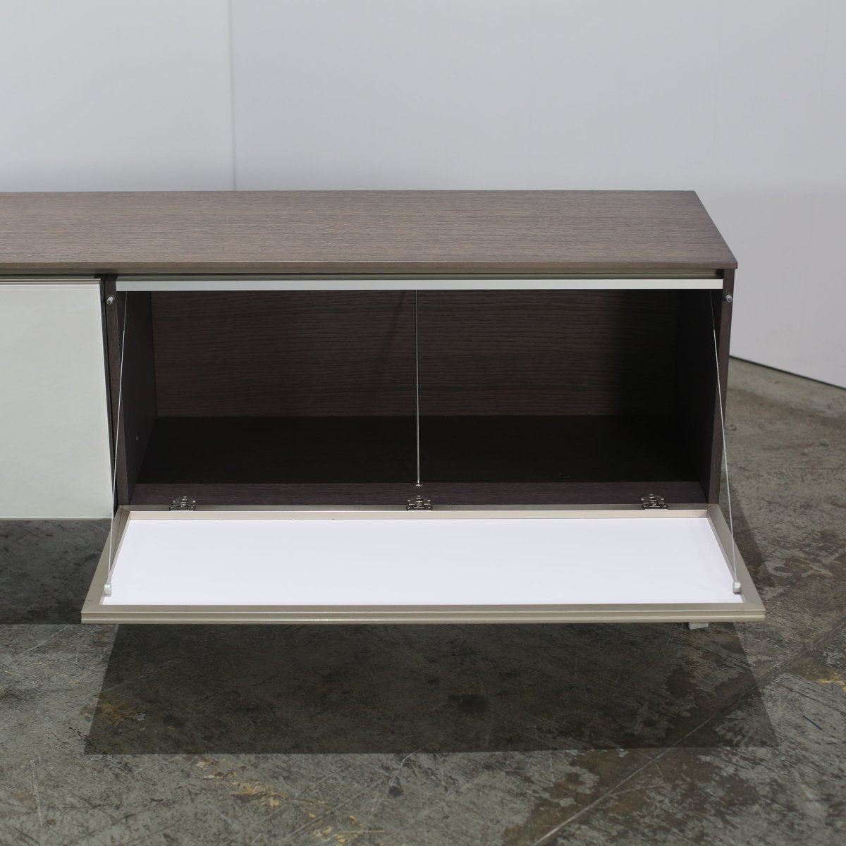 B&B Italia PAB Media Unit by Studio Kairos @ REHAUS
