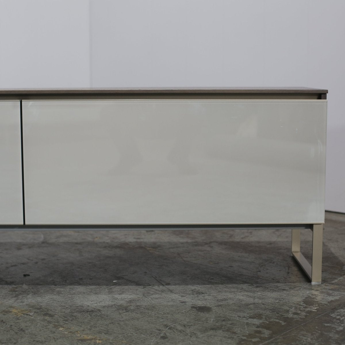 B&B Italia PAB Media Unit by Studio Kairos @ REHAUS