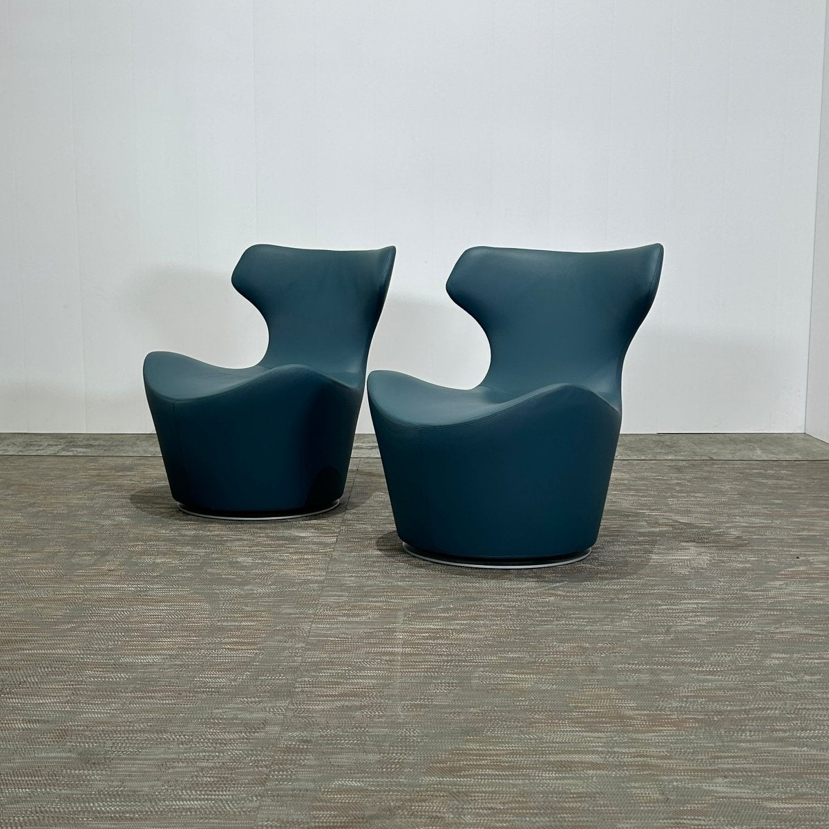 B&B Italia Piccola Papilio Armchairs, Set of Two @ REHAUS
