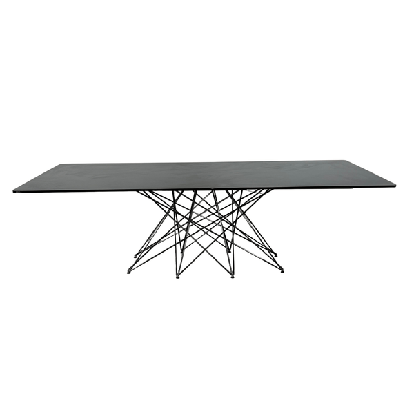 Bonaldo Octa Dining Table @ REHAUS