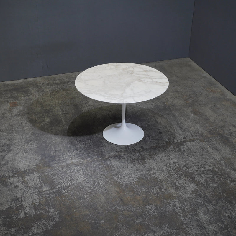 Calacatta Marble Round Knoll Saarinen Dining Table - REHAUS - Knoll