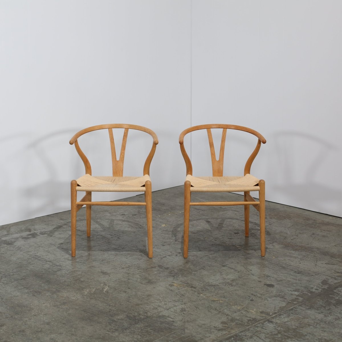 Carl Hansen & Son CH24 Wishbone Chair by Hans Wegner, Set of Six @ REHAUS
