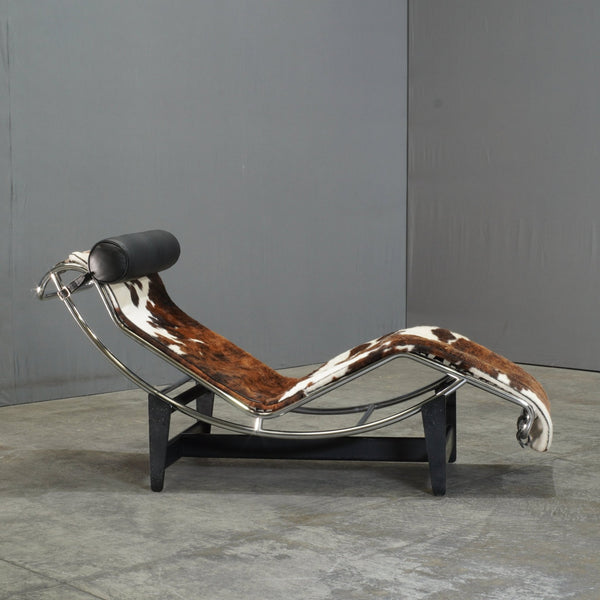 Cassina Cow Hide LC4 Chaise Lounge by Charlotte Perriand, Pierre Jeanneret and Le Corbusier @ REHAUS