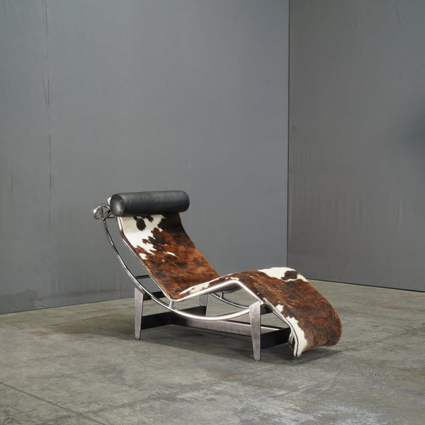 Cassina Cow Hide LC4 Chaise Lounge by Charlotte Perriand, Pierre Jeanneret and Le Corbusier @ REHAUS