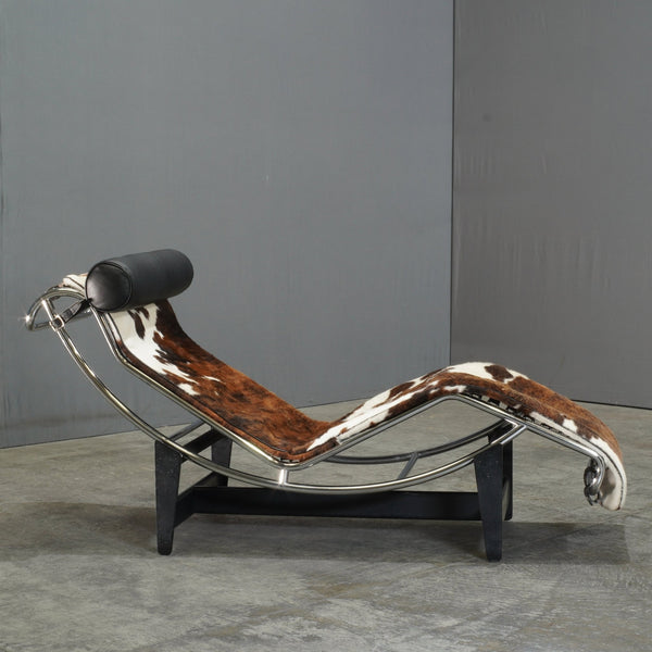 Cassina Cow Hide LC4 Chaise Lounge by Charlotte Perriand, Pierre Jeanneret and Le Corbusier @ REHAUS