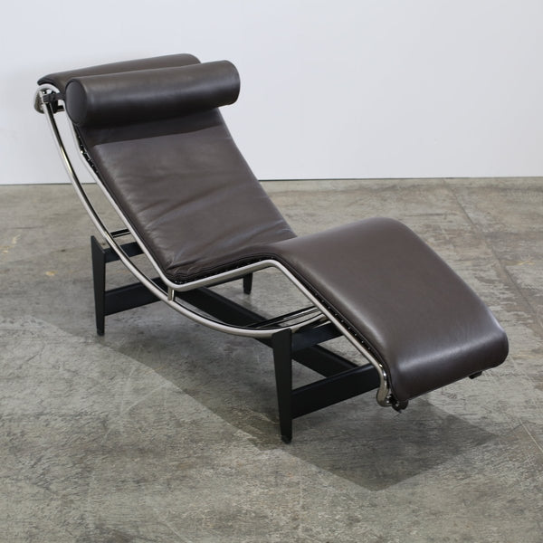 Cassina LC4 Chaise Longue @ REHAUS