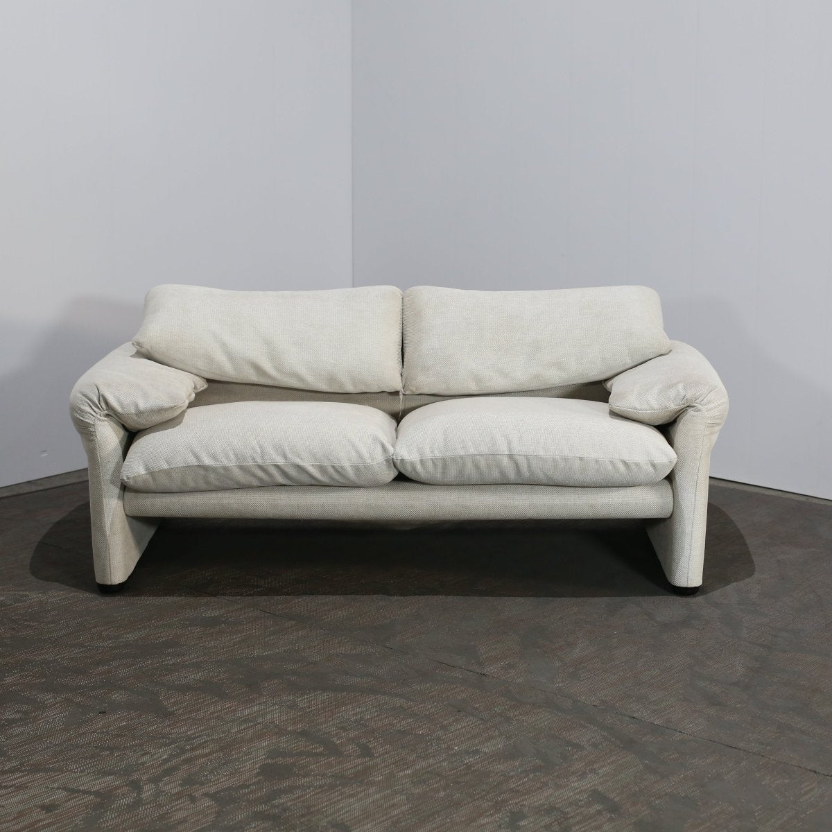Cassina Maralunga Sofa @ REHAUS