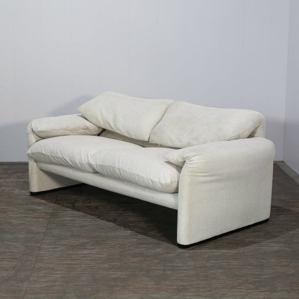 Cassina Maralunga Sofa @ REHAUS