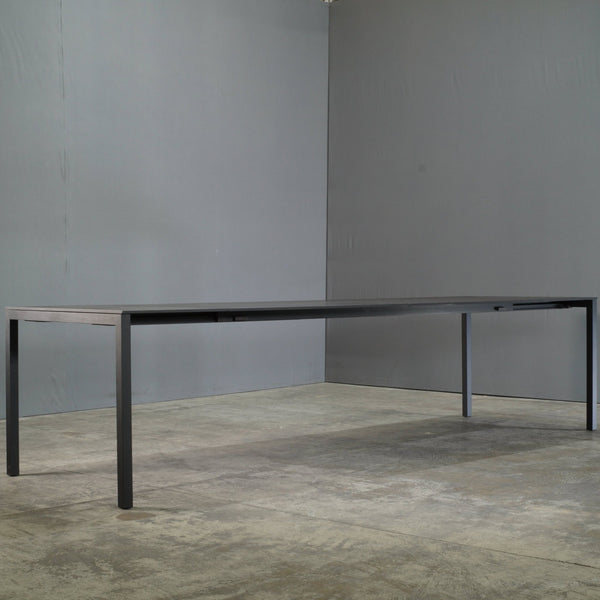 Cassina Naan Extendable Table by Piero Lissoni @ REHAUS