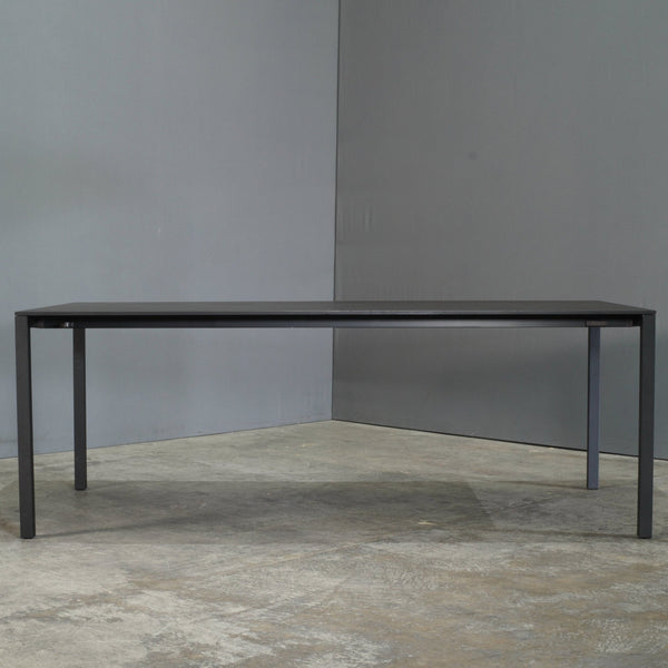 Cassina Naan Extendable Table by Piero Lissoni @ REHAUS