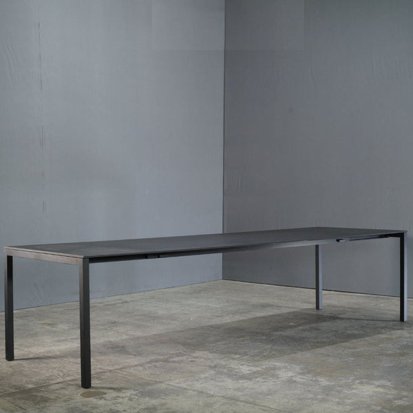 Cassina Naan Extendable Table by Piero Lissoni @ REHAUS