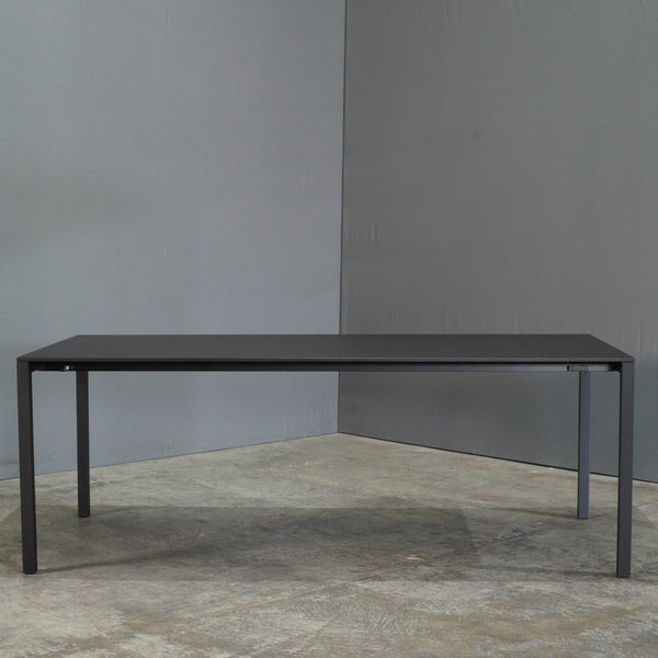 Cassina Naan Extendable Table by Piero Lissoni @ REHAUS