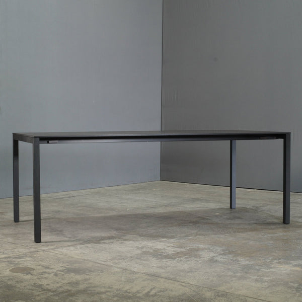 Cassina Naan Extendable Table by Piero Lissoni @ REHAUS