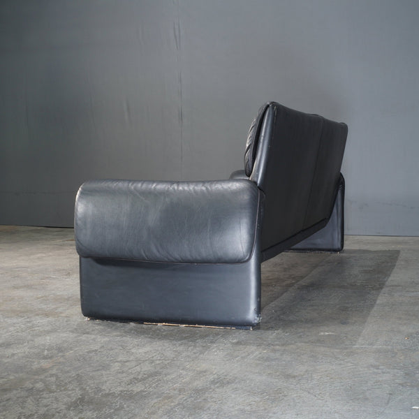 De Sede DS2011 Black Leather Sofa @ REHAUS