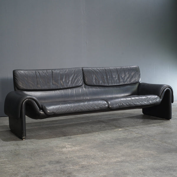 De Sede DS2011 Black Leather Sofa @ REHAUS