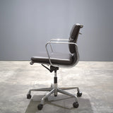 Eames EA 435 Soft Pad Black Leather Office Chair, Low Back by Vitra - REHAUS - Vitra