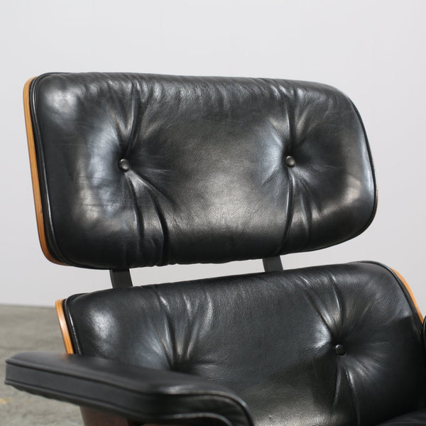 Eames Lounge Chair and Ottoman by Herman Miller @ REHAUS