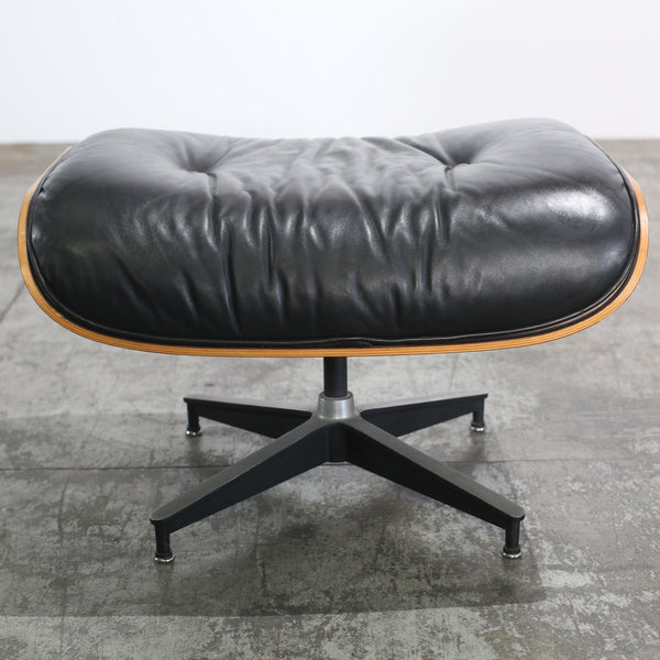 Eames Lounge Chair and Ottoman by Herman Miller @ REHAUS