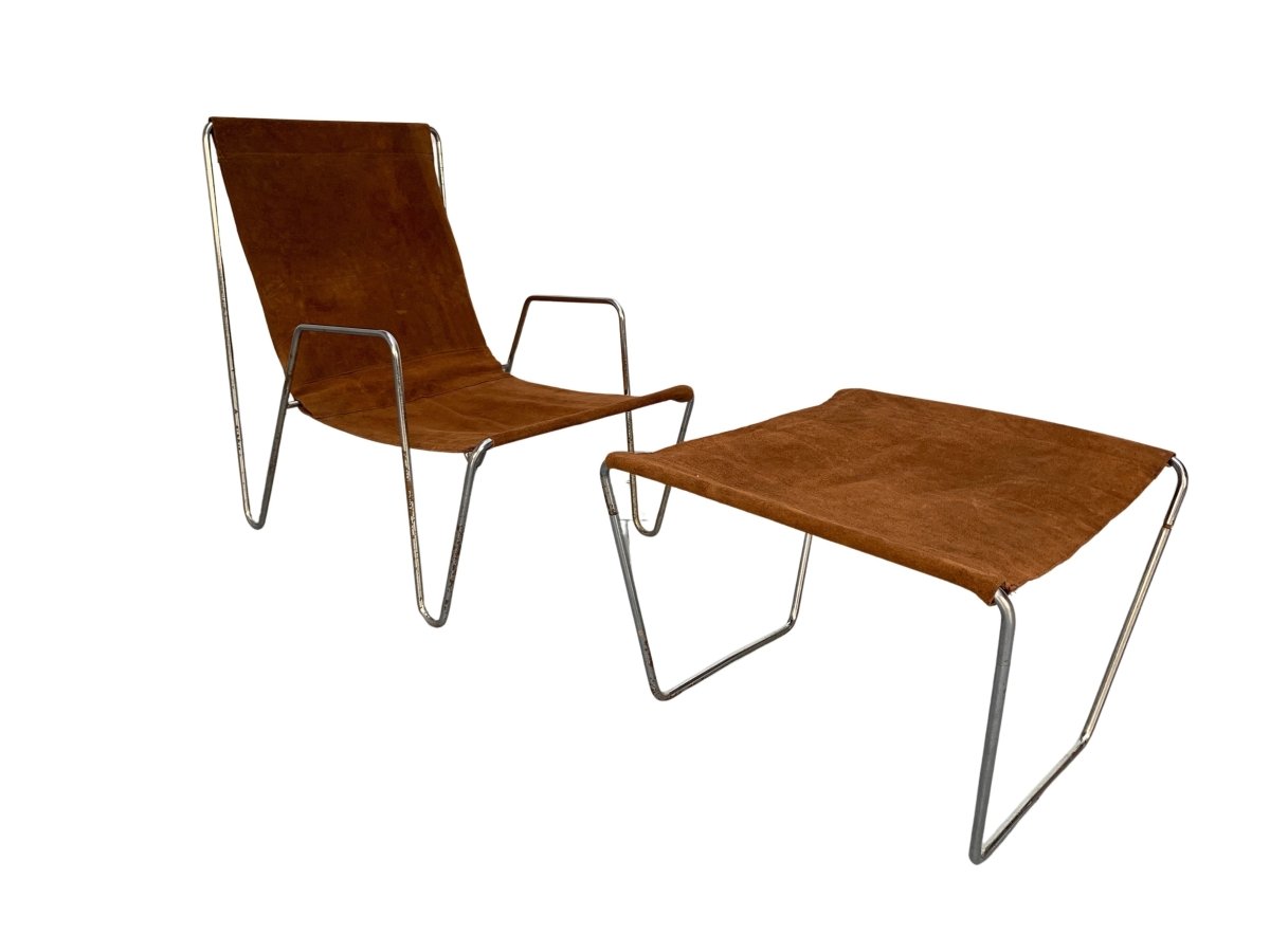 Fritz Hansen Bachelor Lounge Chair & Footstool - In Suede Leather & Chrome @ REHAUS