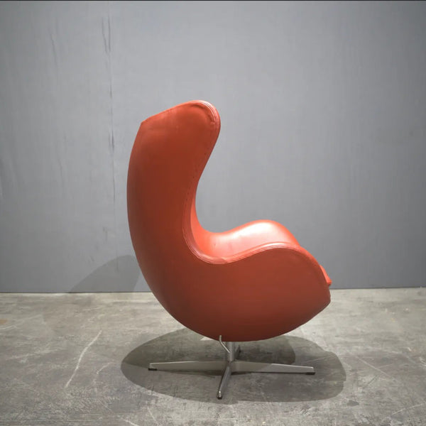 Fritz Hansen Orange Leather Egg Chair by Arne Jacobsen - REHAUS - Fritz Hansen