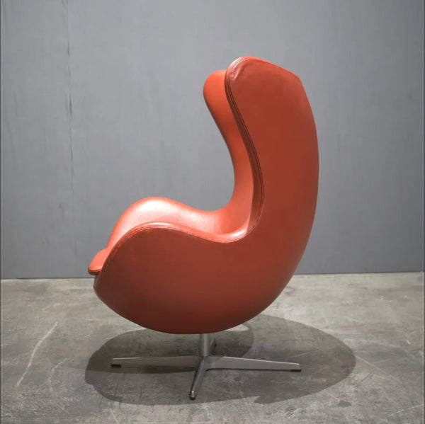 Fritz Hansen Orange Leather Egg Chair by Arne Jacobsen - REHAUS - Fritz Hansen