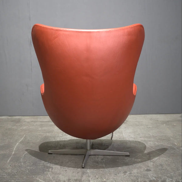 Fritz Hansen Orange Leather Egg Chair by Arne Jacobsen - REHAUS - Fritz Hansen