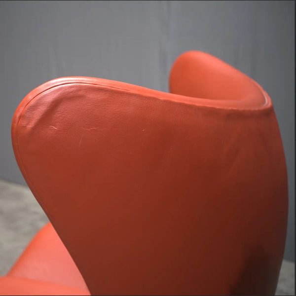 Fritz Hansen Orange Leather Egg Chair by Arne Jacobsen - REHAUS - Fritz Hansen